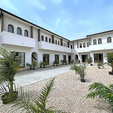 Selora Hotel *