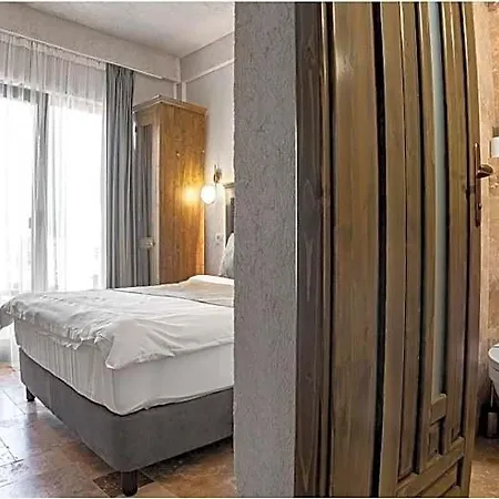 Selora Hotel